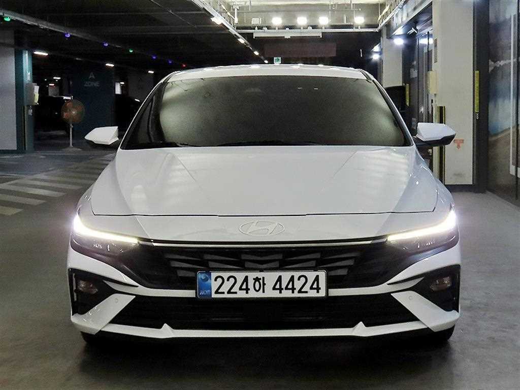 HYUNDAI Avante - Vista 2