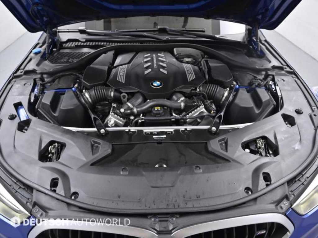 BMW 8 Series - Vista 6