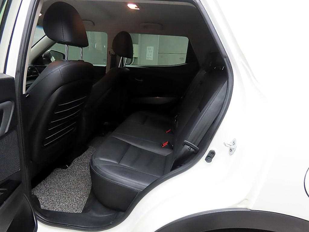 Ssangyong Tivoli - Vista 6