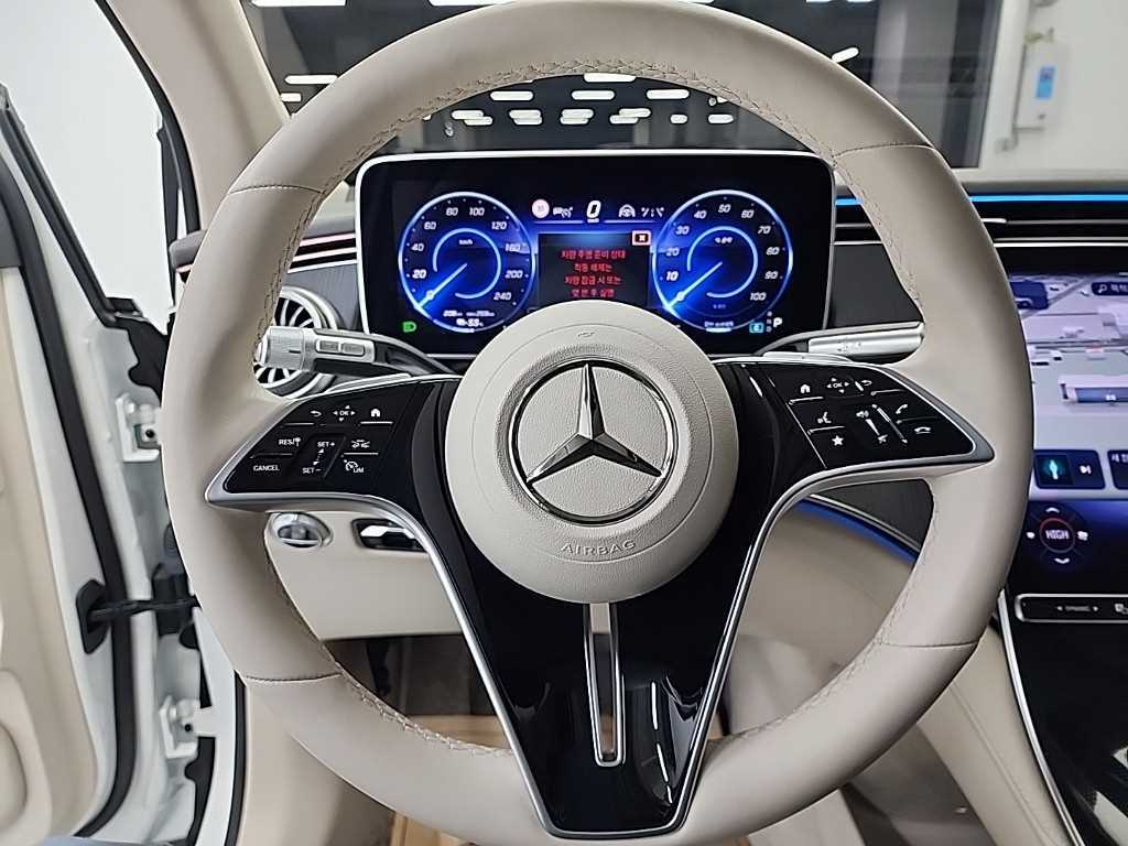 Mercedes Benz EQS - Vista 9