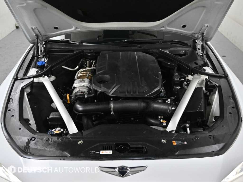 Genesis G70 - Vista 6