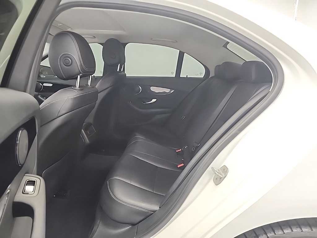 Mercedes Benz C Class - Vista 12