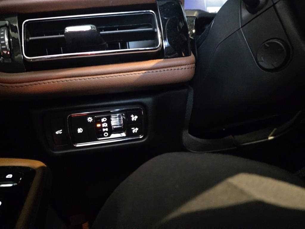 Lincoln Aviator - Vista 8