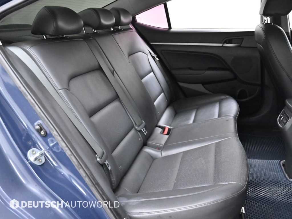 HYUNDAI Avante - Vista 12