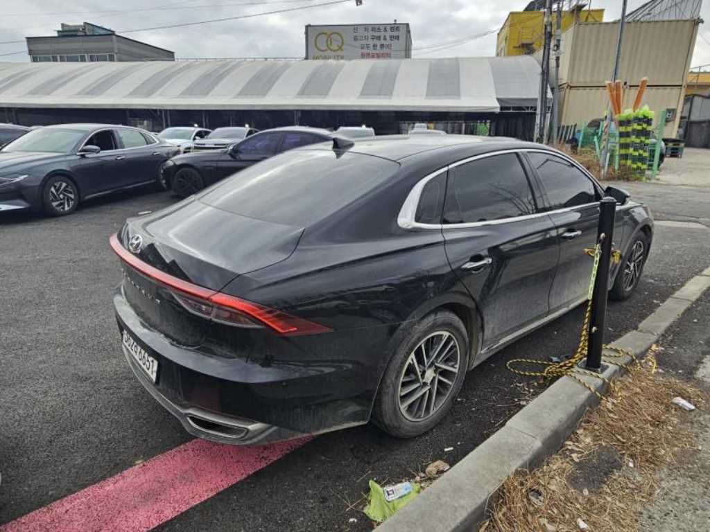 HYUNDAI Grandeur - Vista 5