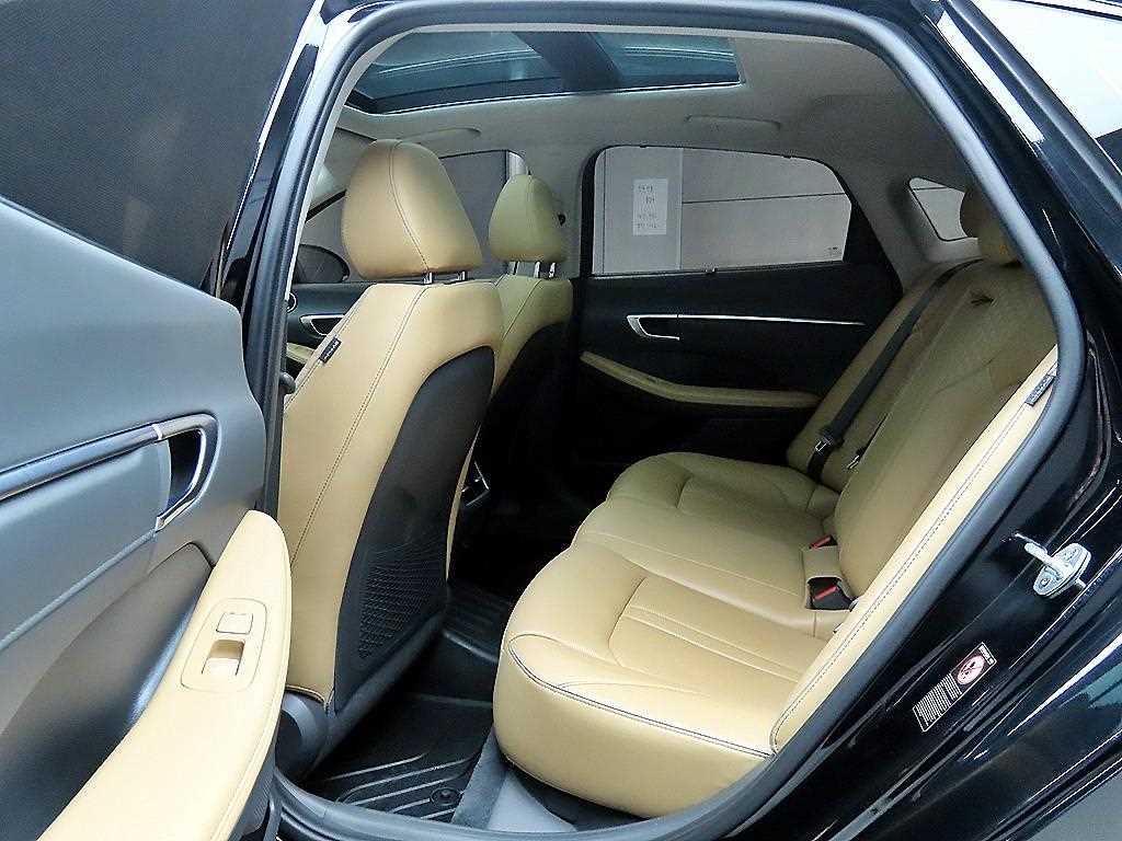 HYUNDAI Sonata - Vista 6