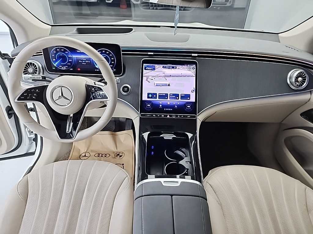 Mercedes Benz EQS - Vista 7