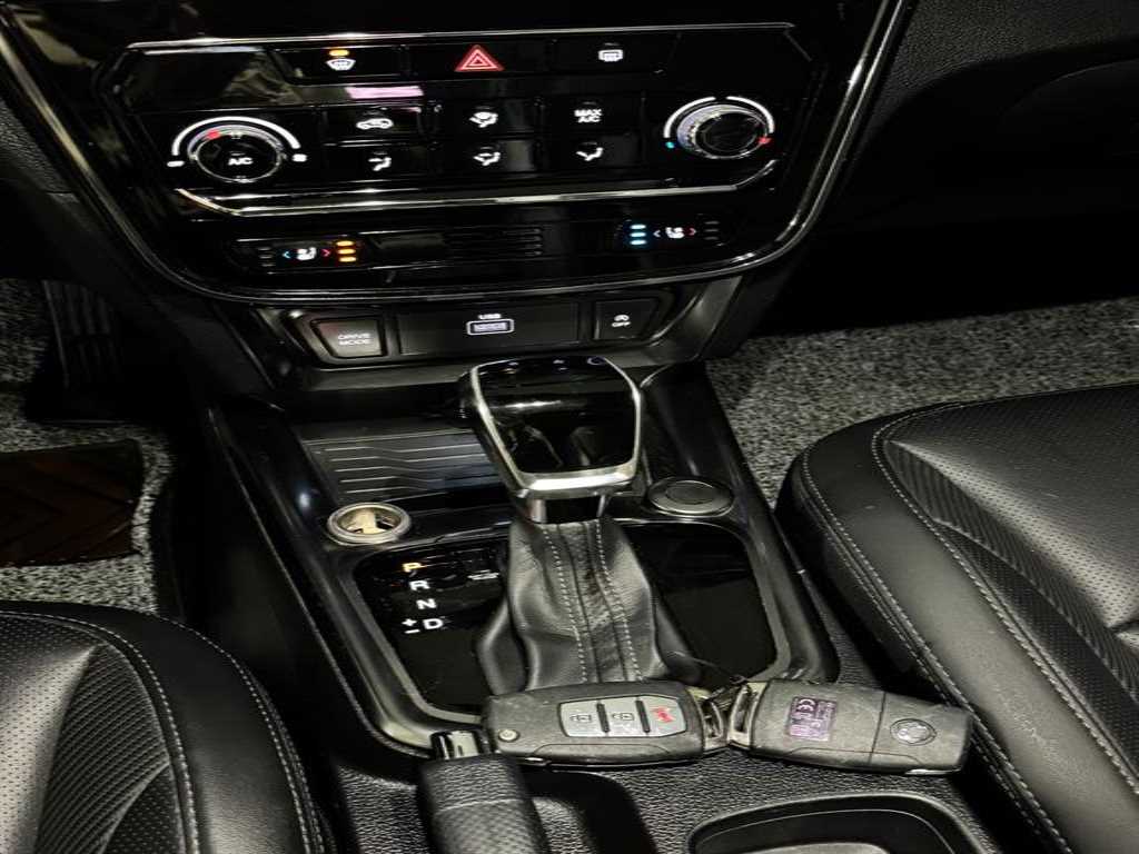 Ssangyong Tivoli 2020 Blanco - Importación desde Corea - HF Imports Iquique - Foto 13