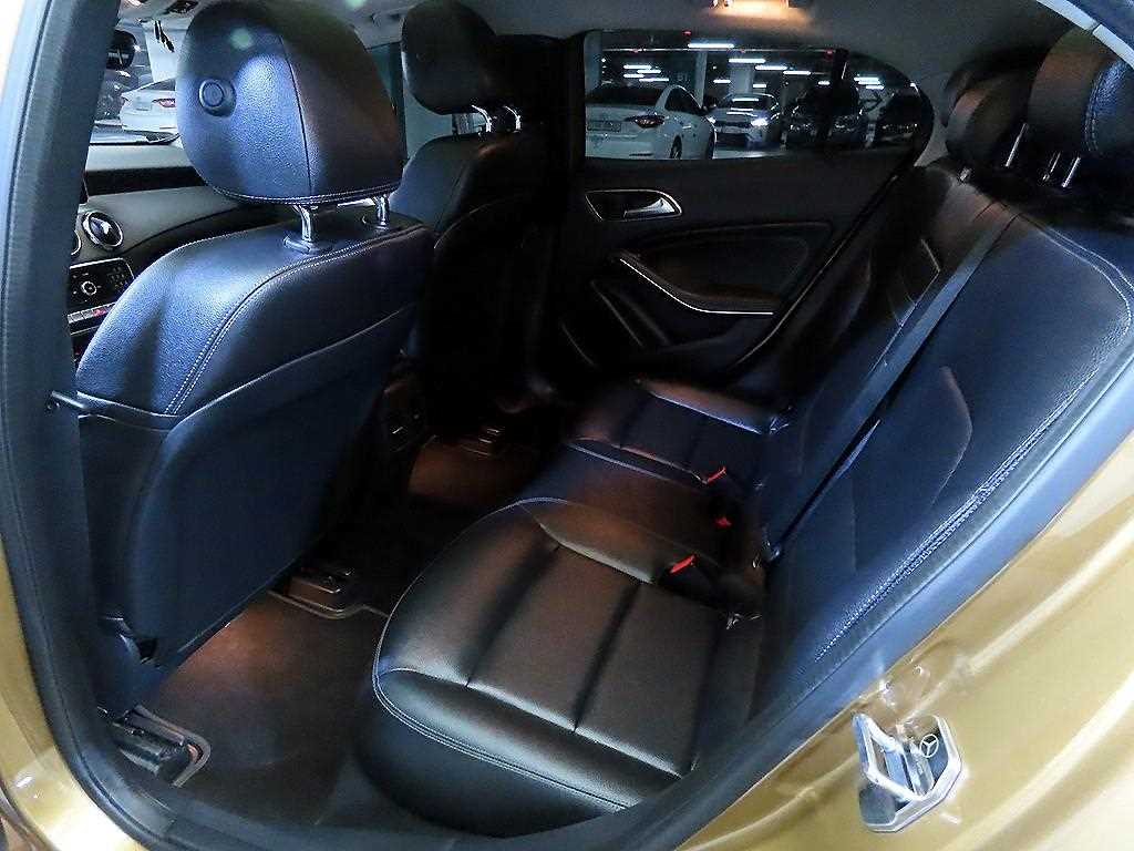 Mercedes Benz GLA Class - Vista 7