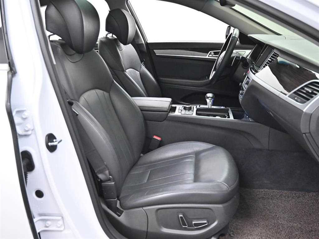 Genesis G80 - Vista 10