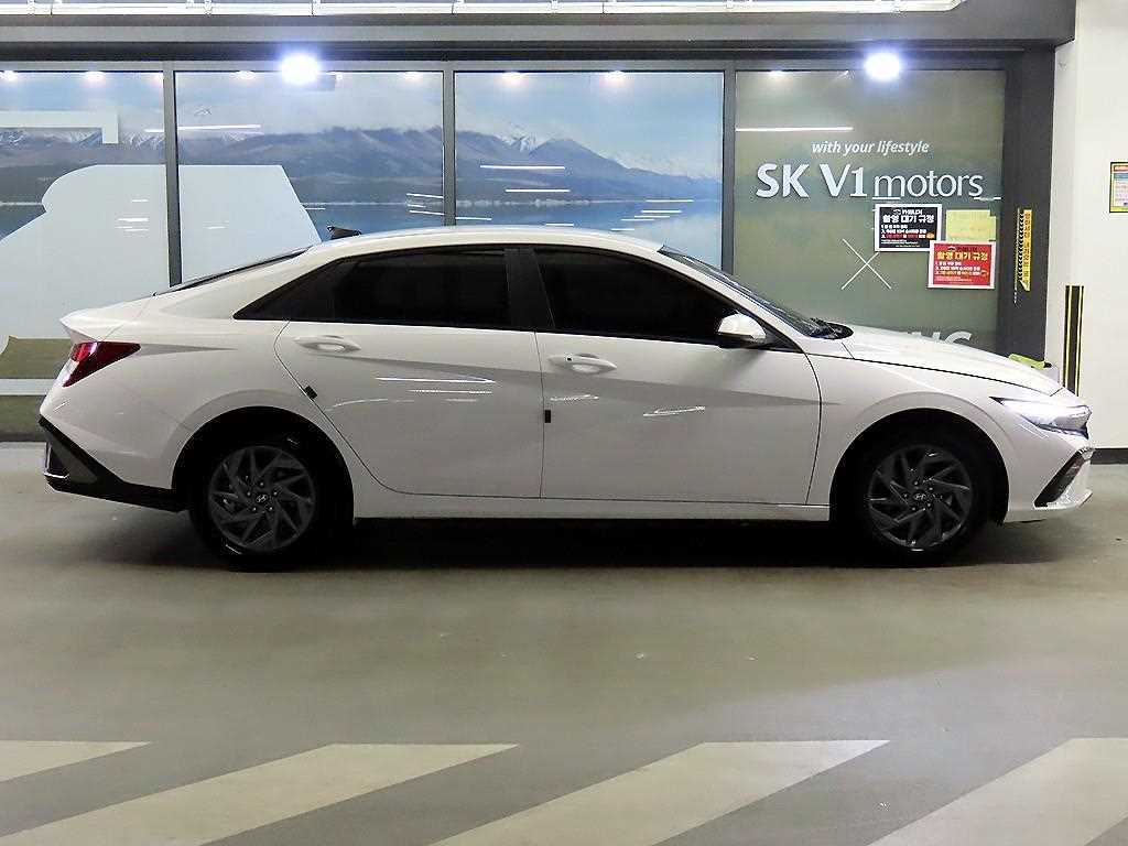 HYUNDAI Avante - Vista 3