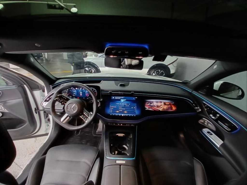 Mercedes Benz E class - Vista 6