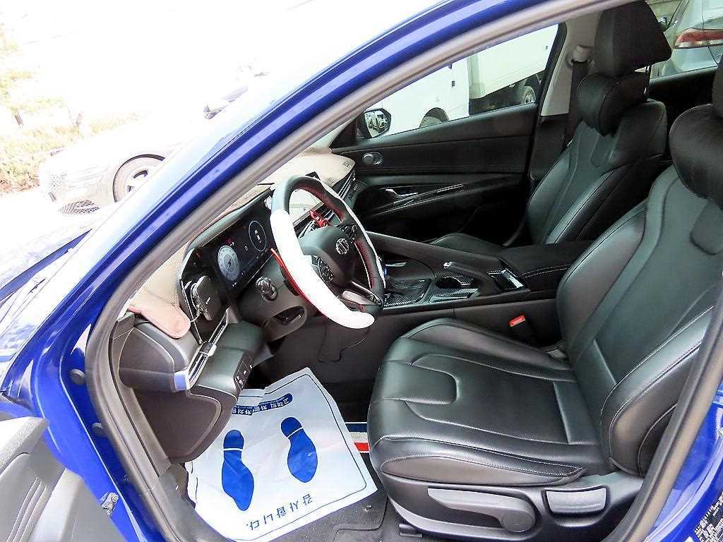 HYUNDAI Avante - Vista 5