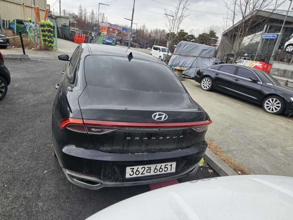 HYUNDAI Grandeur - Vista 4