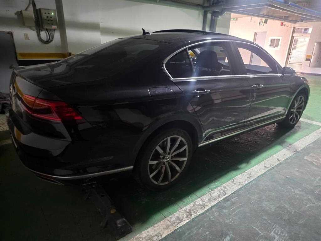 Volkswagen Passat - Vista 4