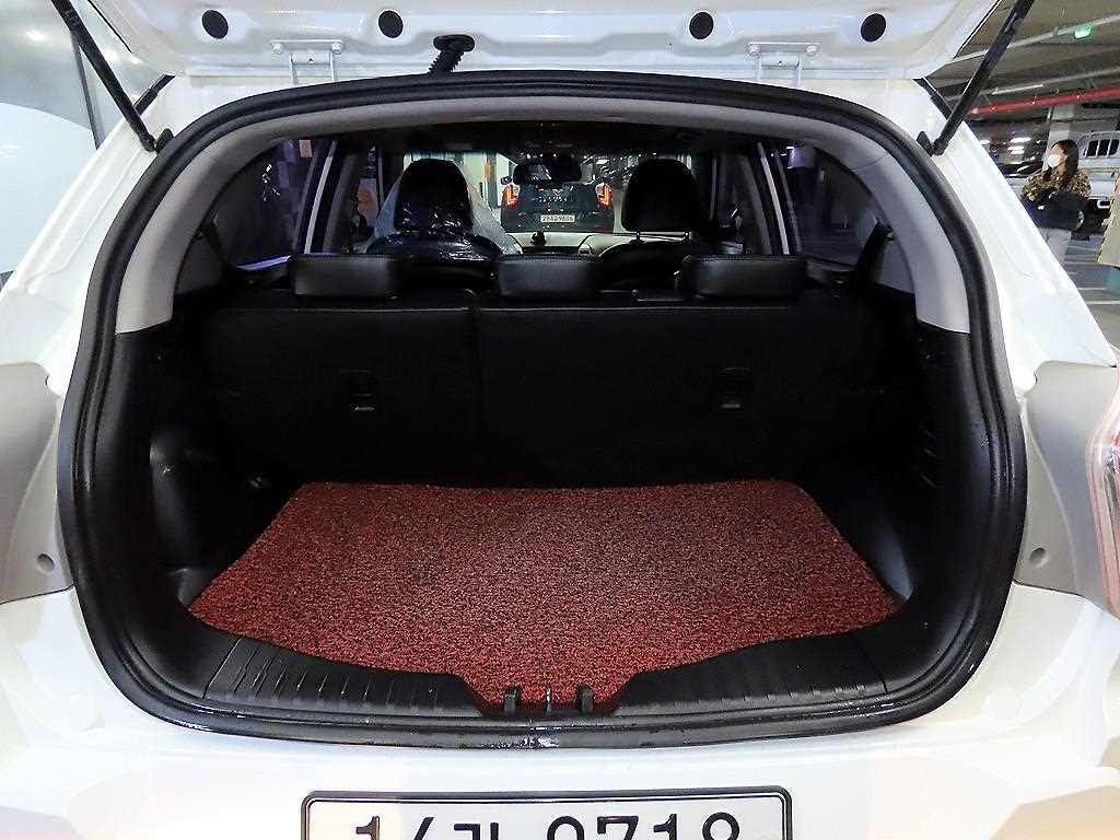 Ssangyong Tivoli 2016 Blanco - Importación desde Corea - HF Imports Iquique - Foto 17