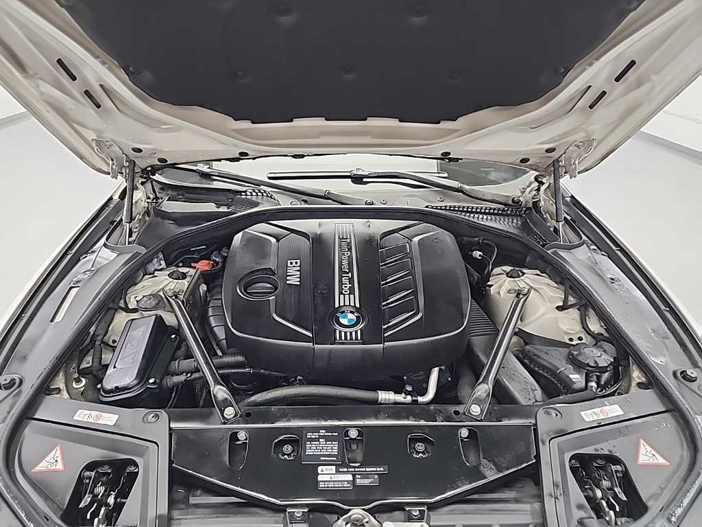 BMW 5 Series - Vista 5