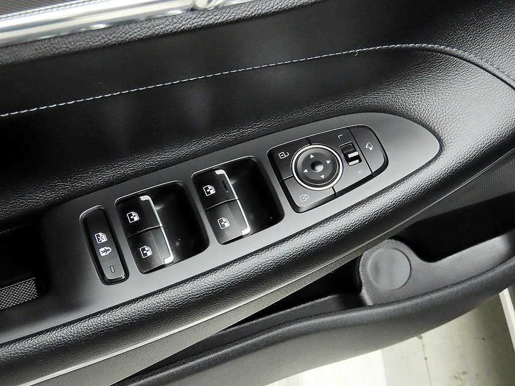 HYUNDAI Grandeur - Vista 12