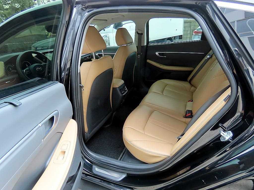 HYUNDAI Sonata - Vista 6