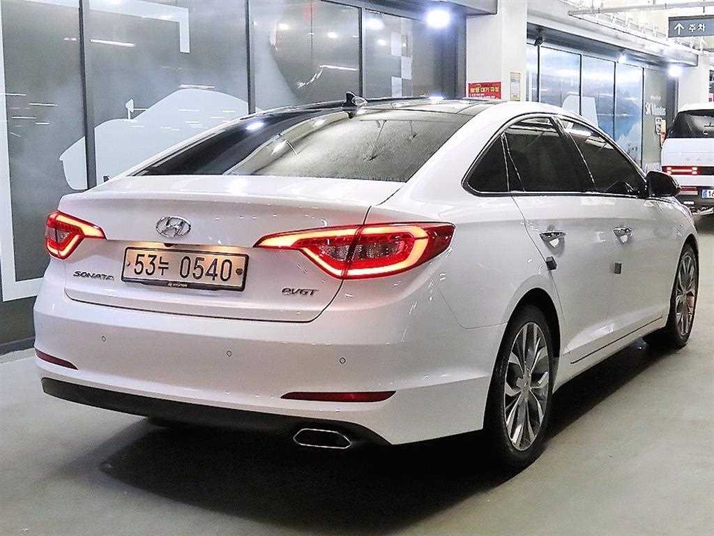 HYUNDAI Sonata - Vista 4
