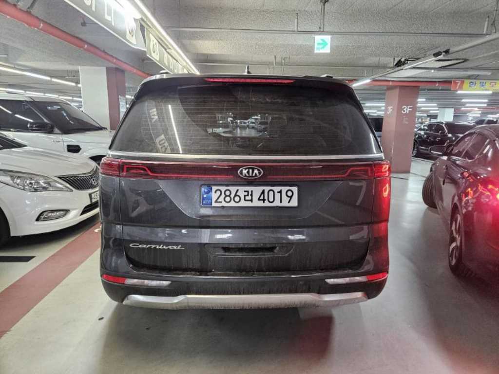 KIA Carnival - Vista 5