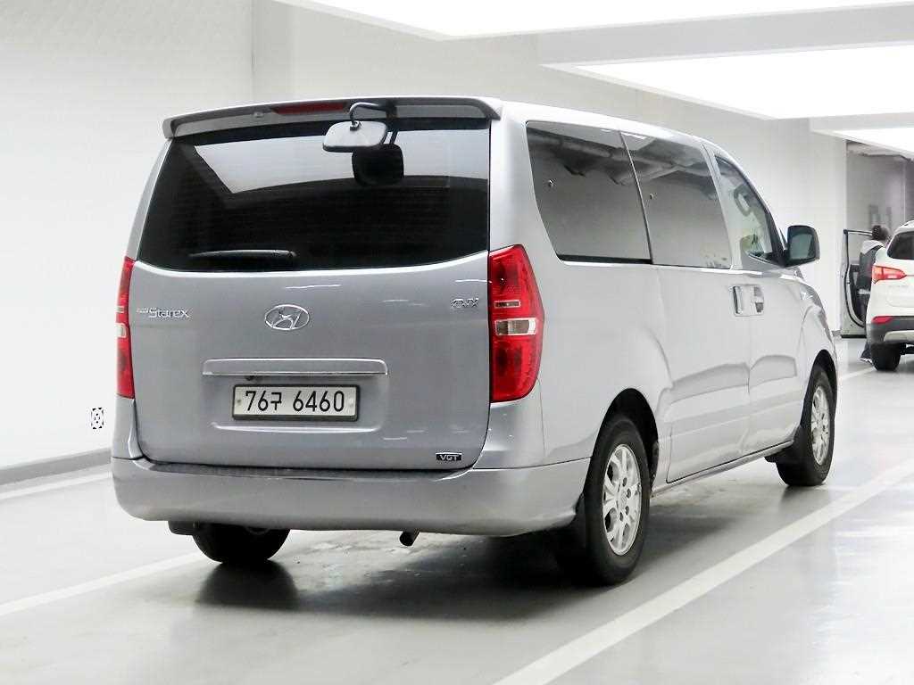 HYUNDAI Starex - Vista 4