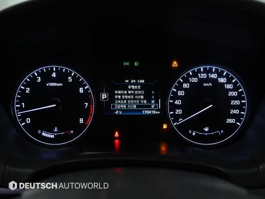 HYUNDAI Genesis - Vista 8