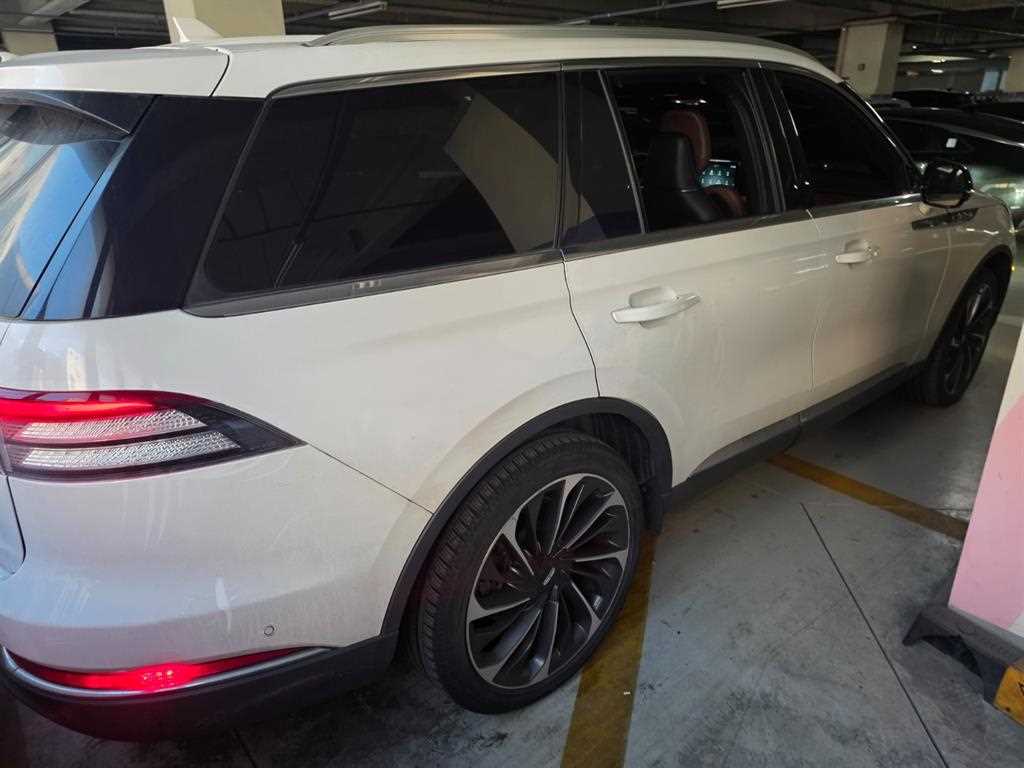 Lincoln Aviator - Vista 4
