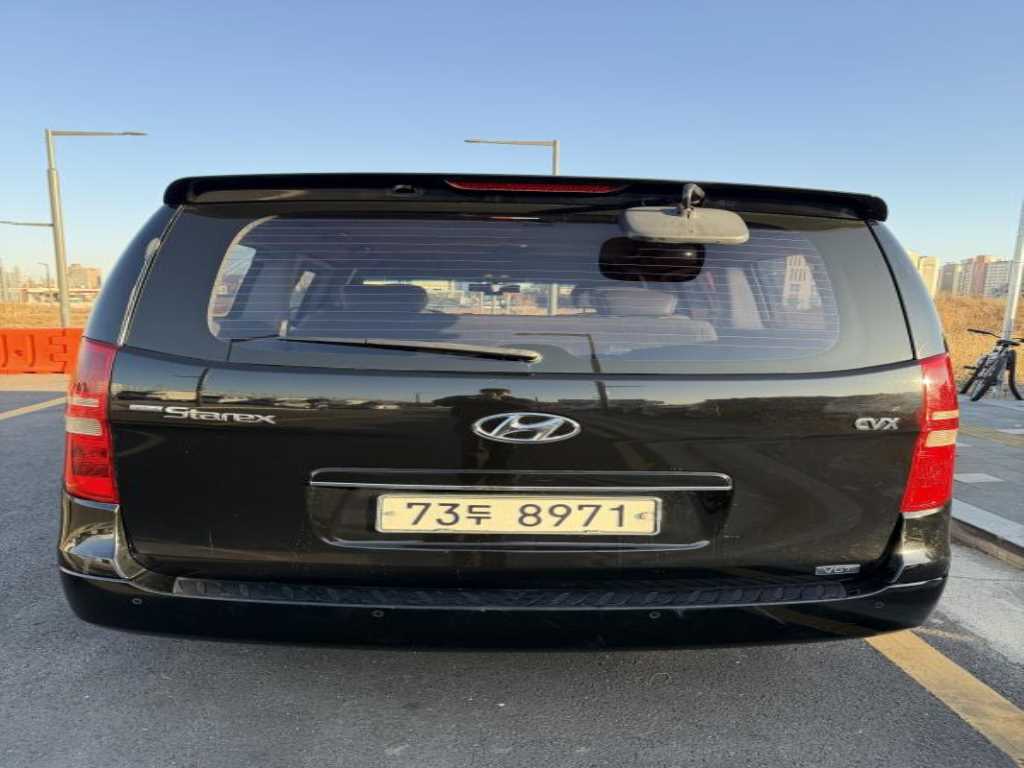 HYUNDAI Starex - Vista 4