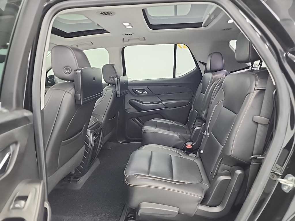 Chevrolet Travers - Vista 12