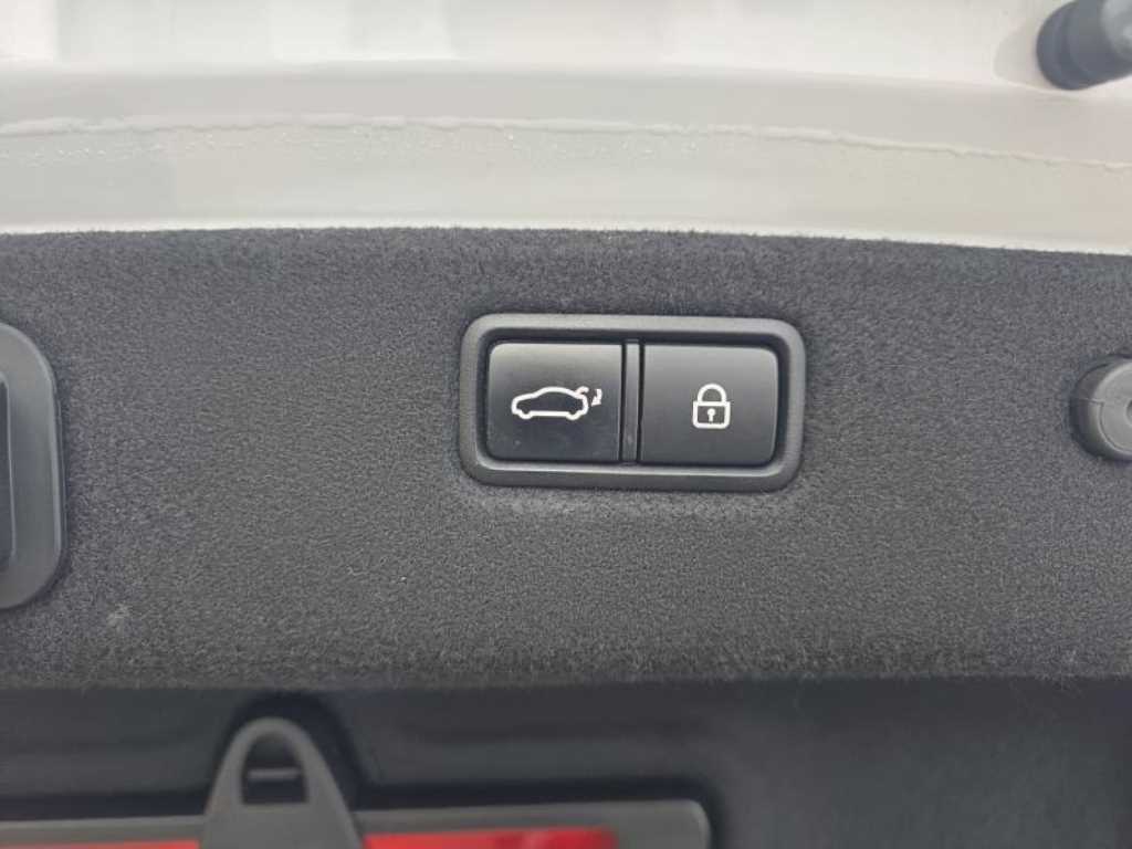 Genesis G70 - Vista 5