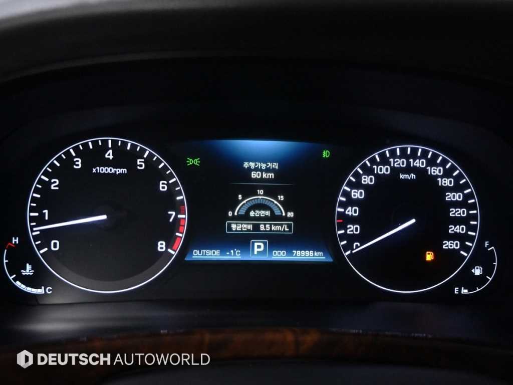 HYUNDAI Equus - Vista 8