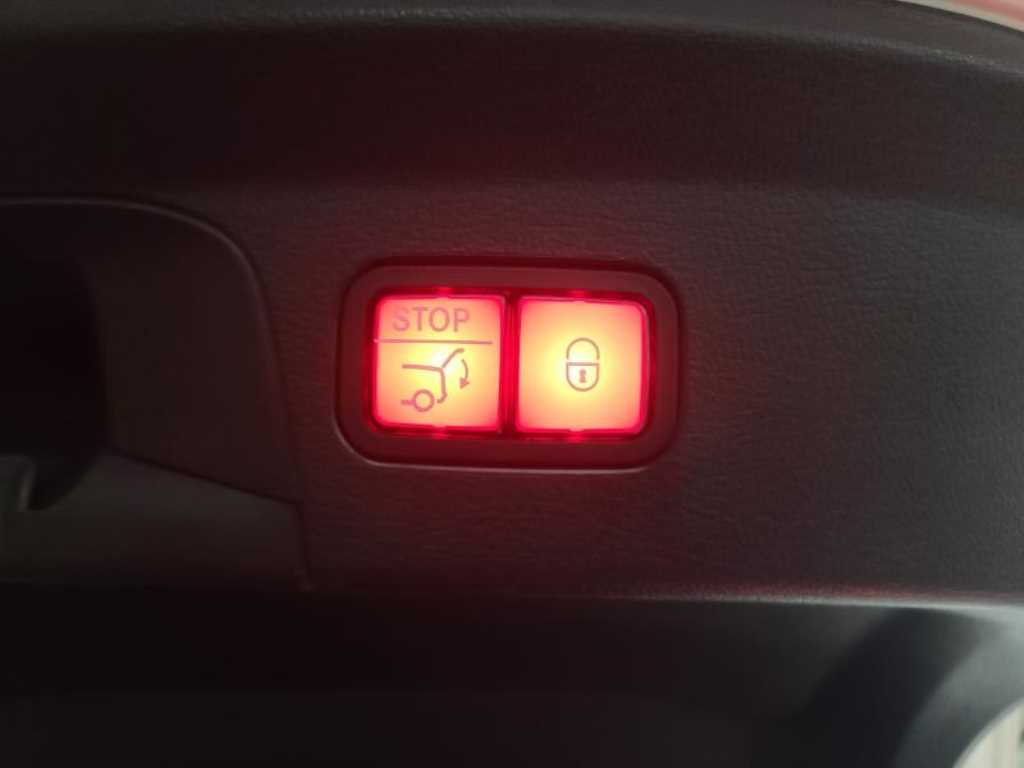 Mercedes Benz GLE Class - Vista 10