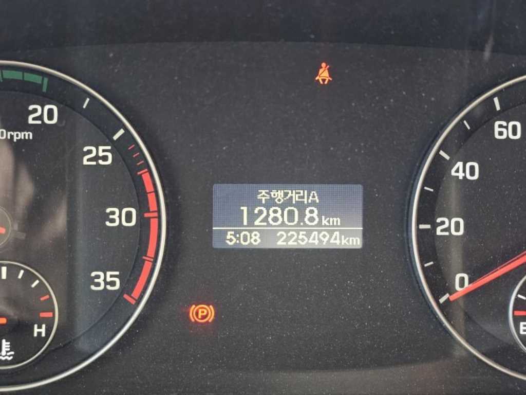 medium and large cargo Cargo 2015 Blanco - Importación desde Corea - HF Imports Iquique - Foto 13