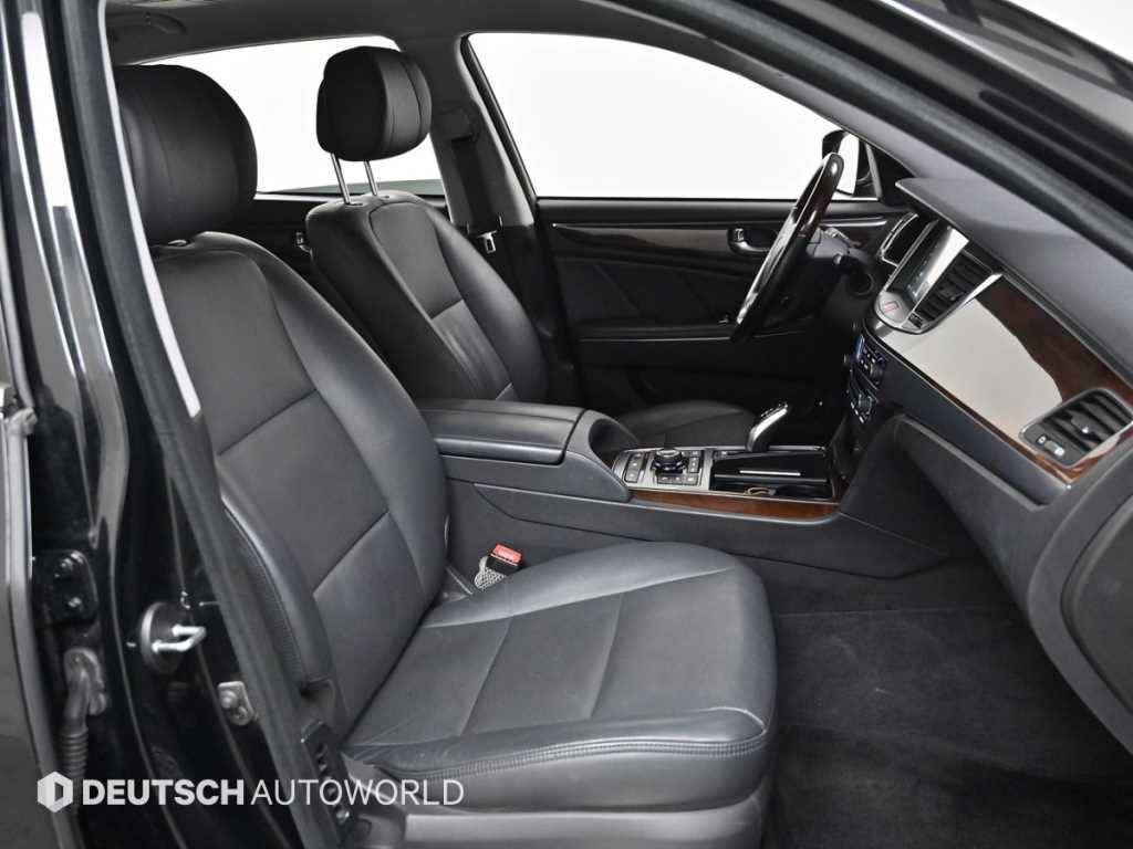 HYUNDAI Equus - Vista 10