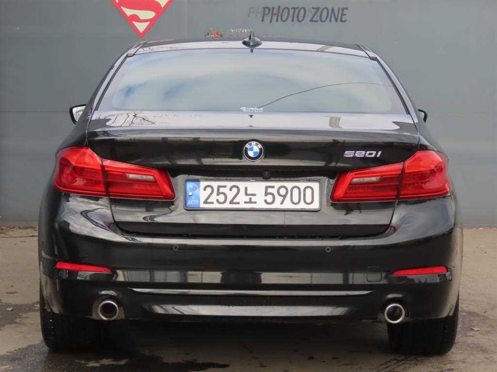 BMW 5 Series - Vista 4