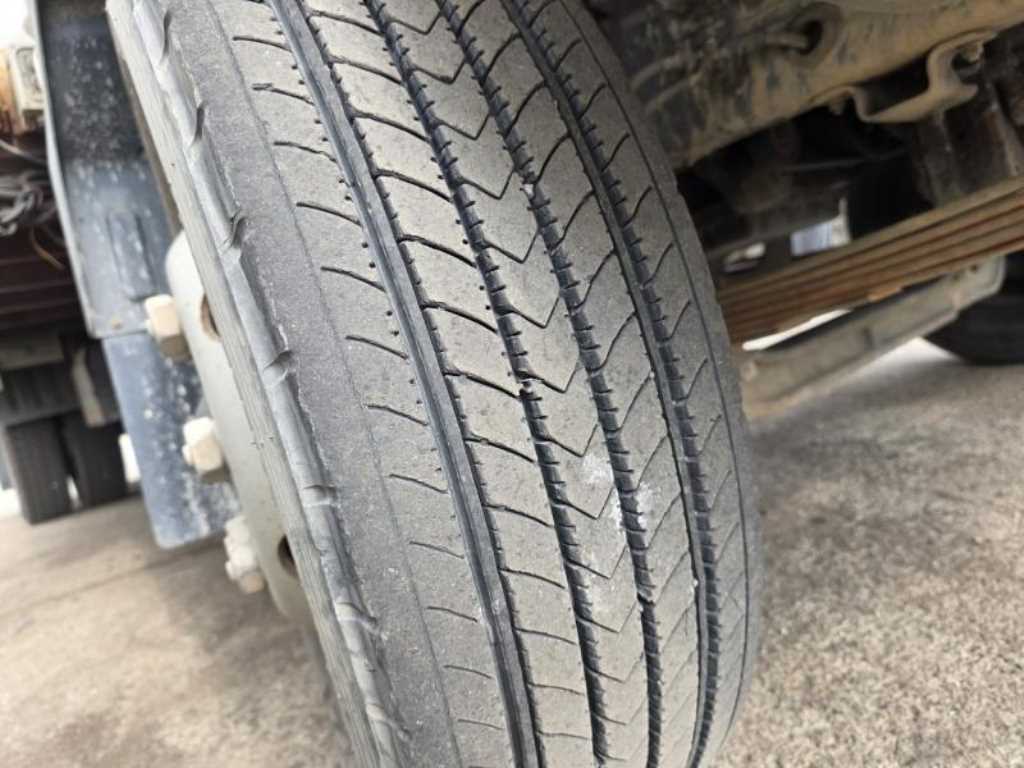 medium and large cargo truck 2012 Blanco - Importación desde Corea - HF Imports Iquique - Foto 13