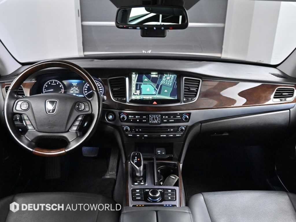 HYUNDAI Equus - Vista 7