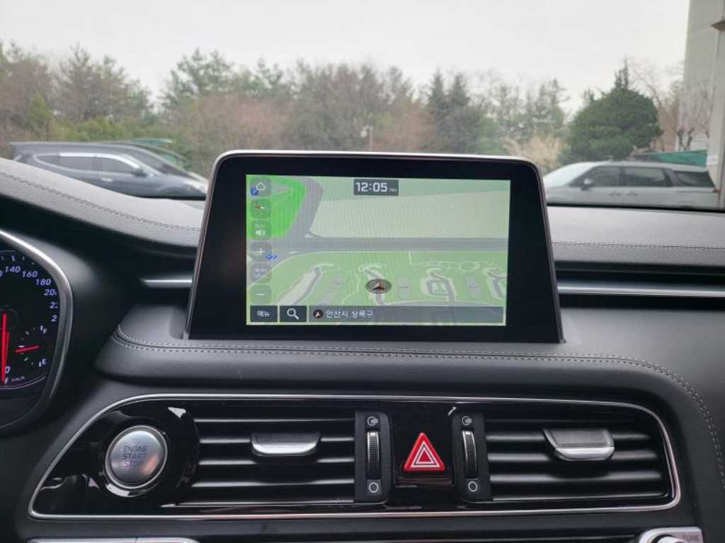 Genesis G70 - Vista 8