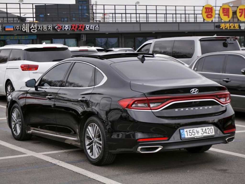 HYUNDAI Grandeur - Vista 6