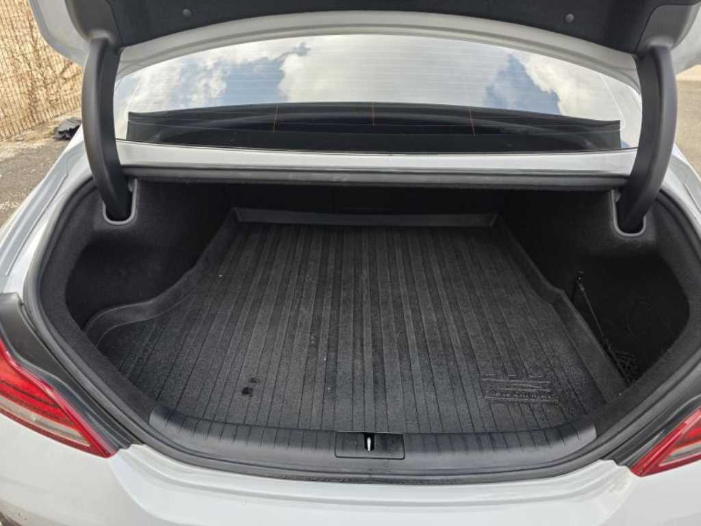 Genesis G70 - Vista 4