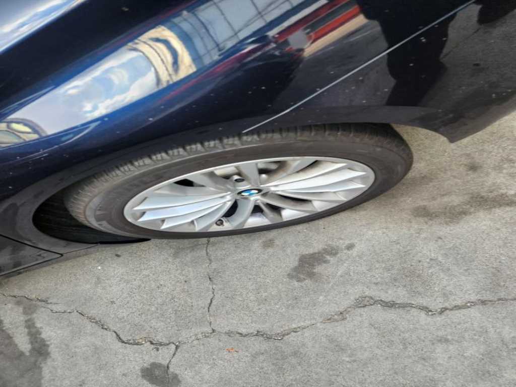 BMW 5 Series - Vista 4