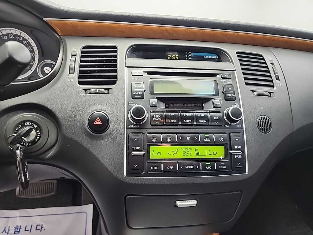 HYUNDAI Grandeur - Vista 10