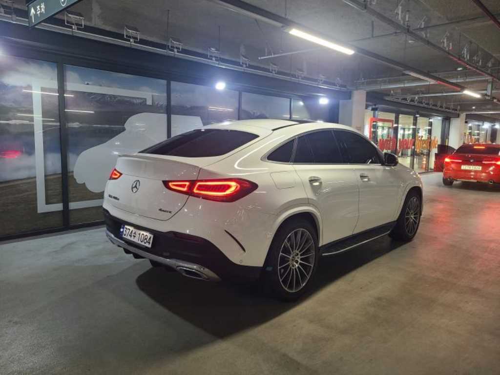 Mercedes Benz GLE Class - Vista 4