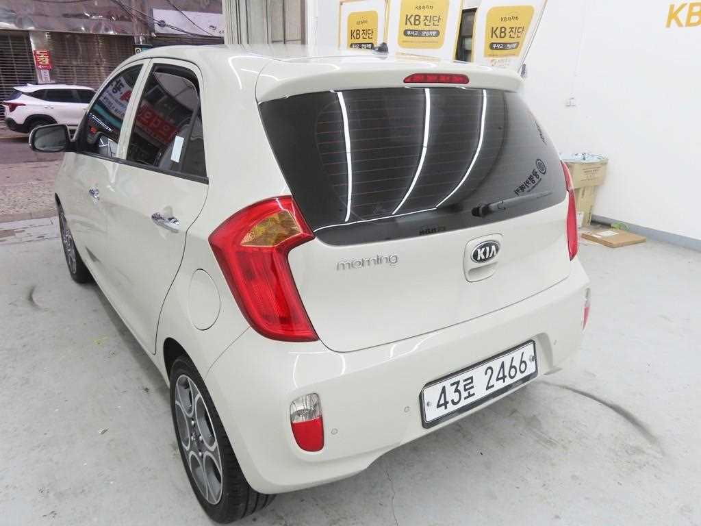 KIA Morning - Vista 4