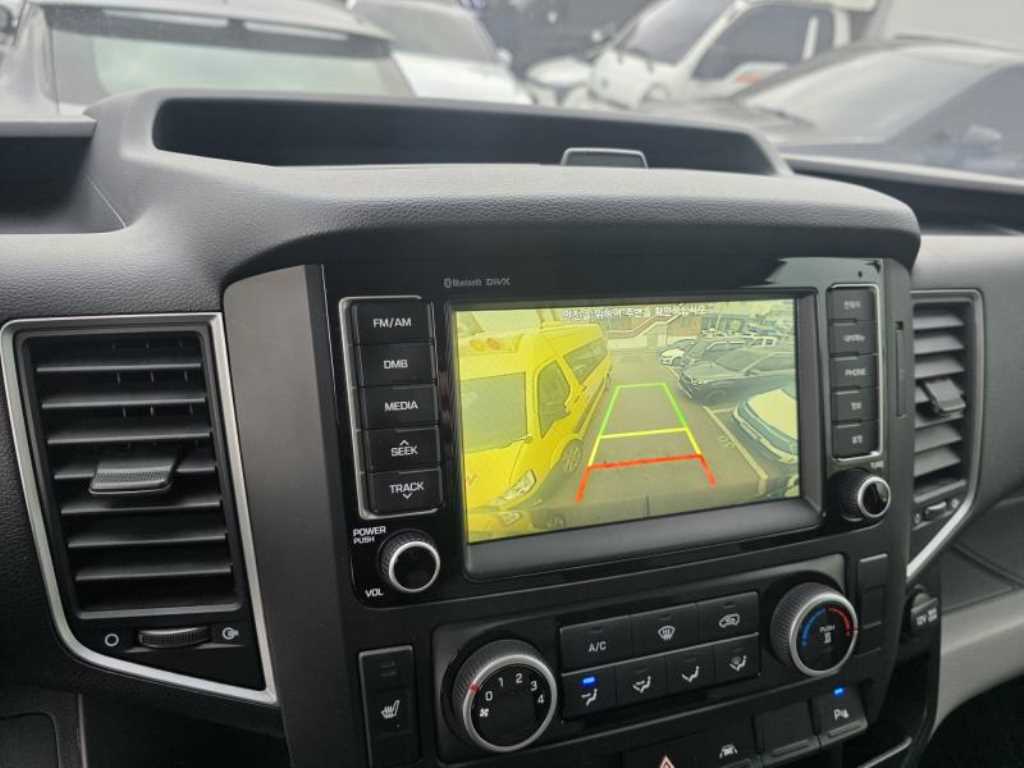 HYUNDAI Solati - Vista 10