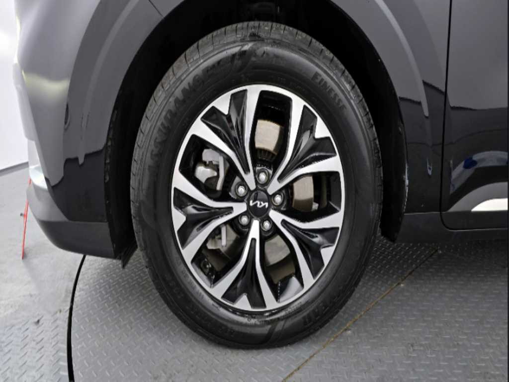 KIA Carnival - Vista 5