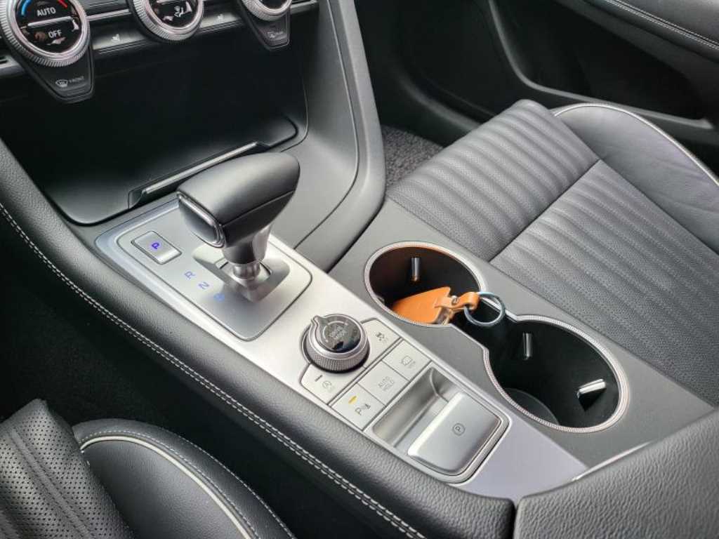 Genesis G70 - Vista 7