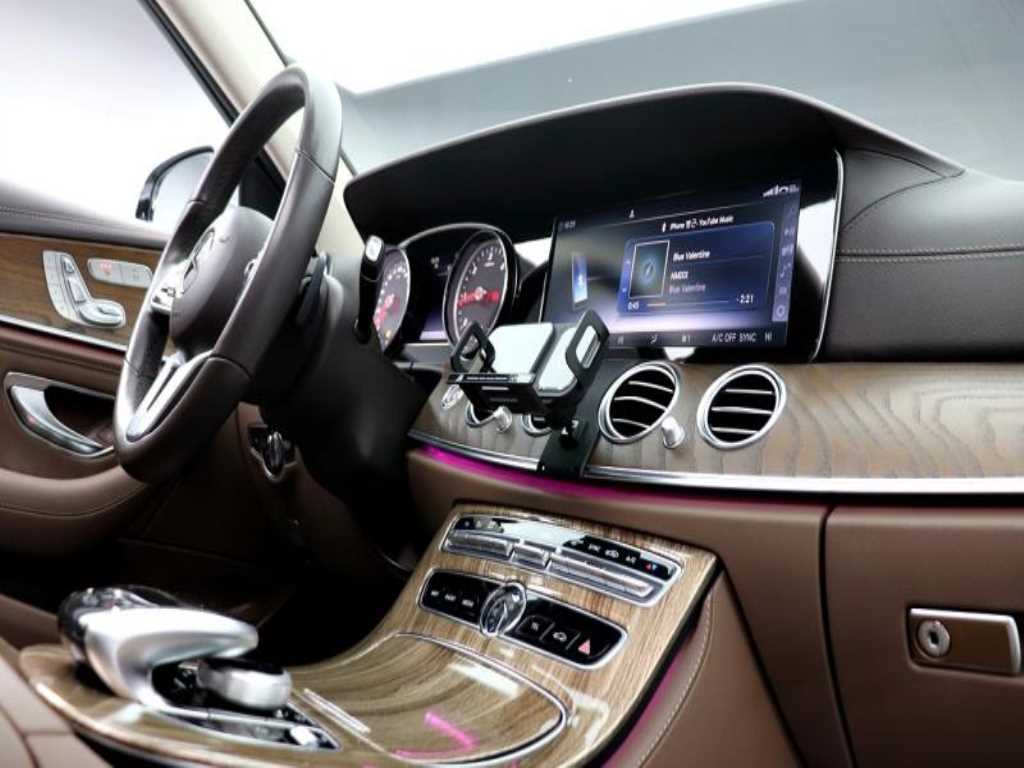 Mercedes Benz E class - Vista 9