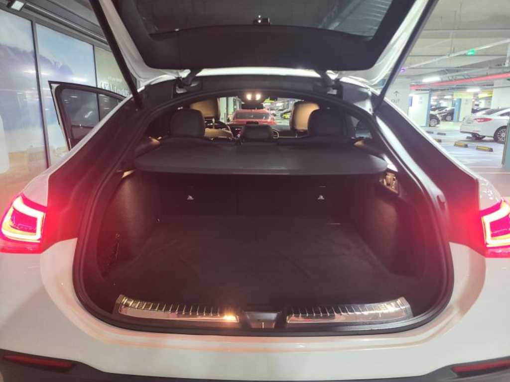 Mercedes Benz GLE Class - Vista 9